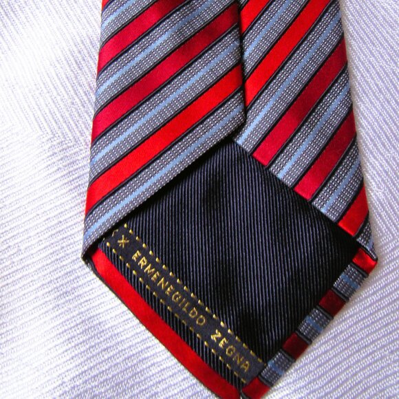 ERMENEGILDO ZEGNA 100% Silk Red Black & Silver Striped Tie  W 3" - Picture 2 of 5